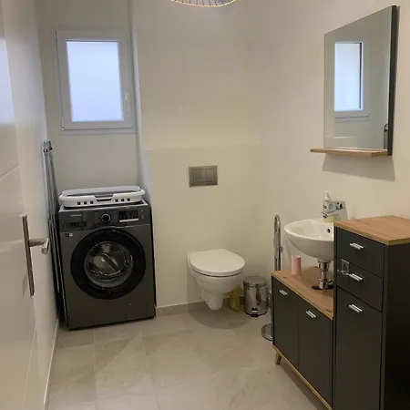 Moderne A Brides-les-bains, 4 Pers, Parking Couvert Inclus - Fr-1-512-279 Apartment *